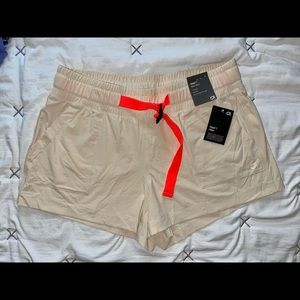 GAP HIKING SHORTS NWT (L)